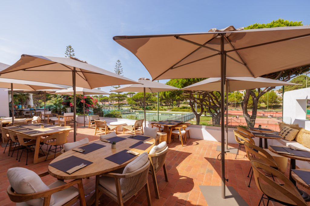 Smash Restaurant managed by Vale do Lobo, Terrace view to tennis courts